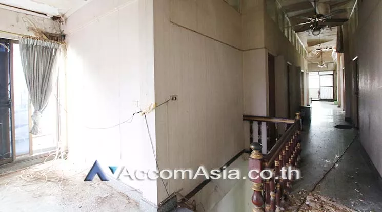 unit Office space For Rent in Ploenchit, Bangkok  near BTS Ploenchit (AA18677)